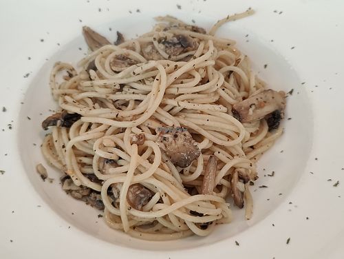 Aglio olio with extra mushroom at The Grumpy Bear in Central Singapore
