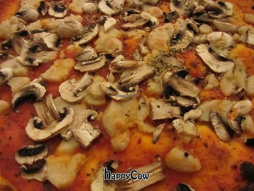Mushroom Pizza (with vegan cheese brought along) at Michelangelo in Saarbrucken