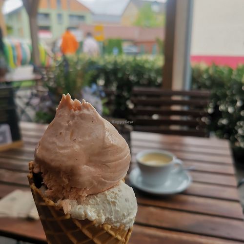 Rhubarb-Vanilla and Oat Flakes at EISVOGEL - Spreewälder Manufaktur in Burg