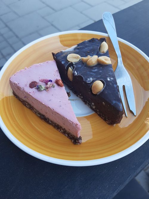 strawberry and snickers cake at Lilla Skafferiet in Lulea