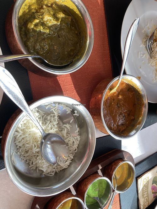 Die Soßen sind sehr würzig/ scharf, dazu Reis.  at Namaste India Restaurant in Moessingen