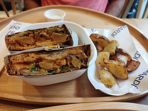 Chicken sandwich at GIARDÍ  in Milan