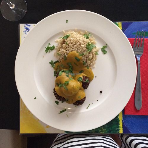 spinach and quinoa balls with coconut curry and basmati at Lady Green Bio-Vegetarian Restaurant in Sitges