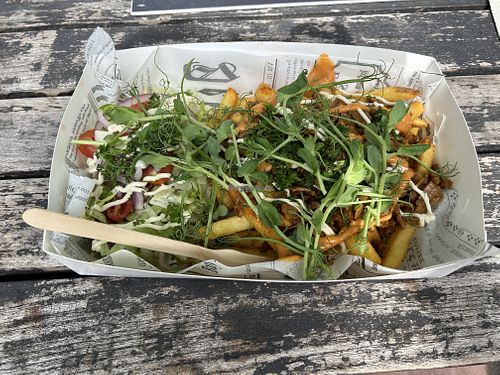 Vöner ranskalaisilla / vöner with chips  at Vegan Food Box in Helsinki