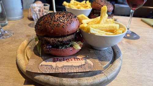 vegan burger  at Stadsbrouwerij De Pelgrim in Rotterdam