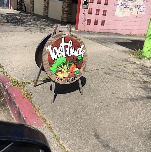 signage at Tastebuds in Willits