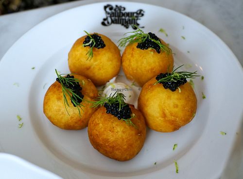 POMMES DAUPHINE AU CAVIAR at Faubourg Daimant in Paris