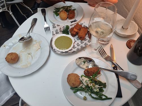  at Faubourg Daimant in Paris