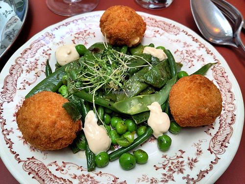 Artichoke boulettes at Faubourg Daimant in Paris