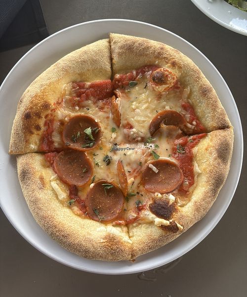 lunch size 8 inch vegan cheese pizza w vegan pepperoni!  at Pigzza in Orlando