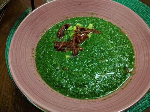 Spinach soup at Prekrasnaya Zelenaya in St Petersburg