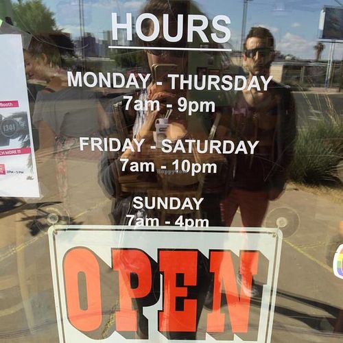 hours at Bragg's Factory Diner in Phoenix