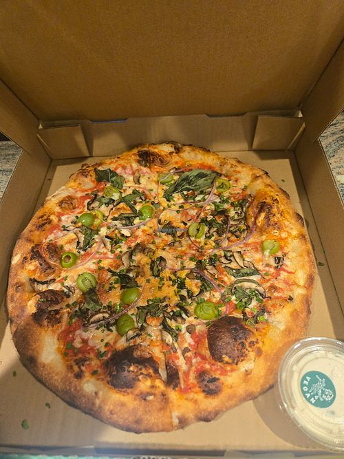 Vegan veggie pizza at Heartbreakers Pizza in Ottawa