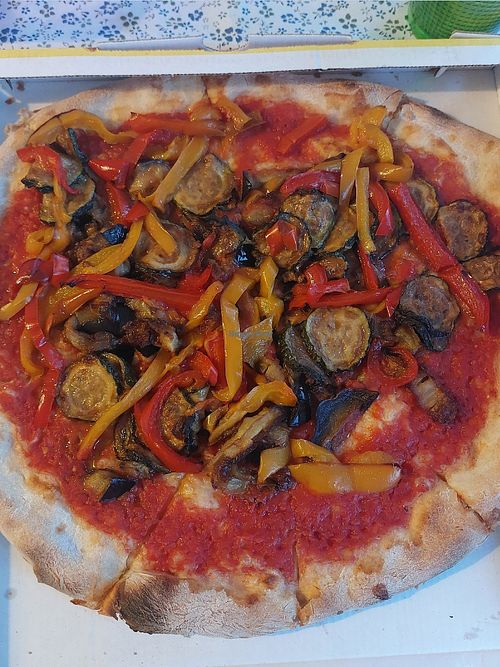 Pizza vegetariana senza formaggio at Pizza Time in Elba