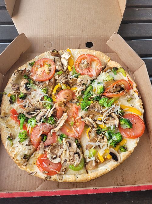 Pizza Kap Verde with extra vegan chicken filet at Domino's Pizza - City Ost in Dortmund