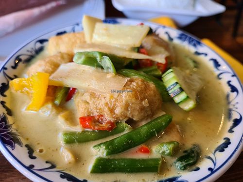 Vegan green curry at JunJaow Thai in Torquay