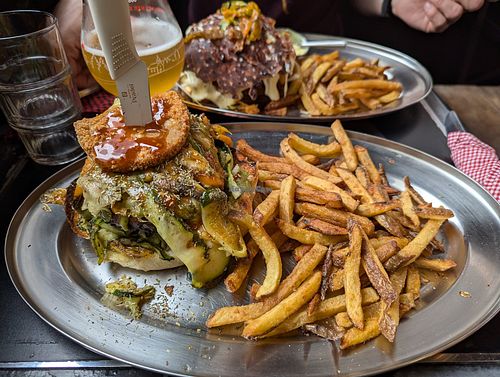 Der vegane Burger at Les Docks in Trouville-sur-mer