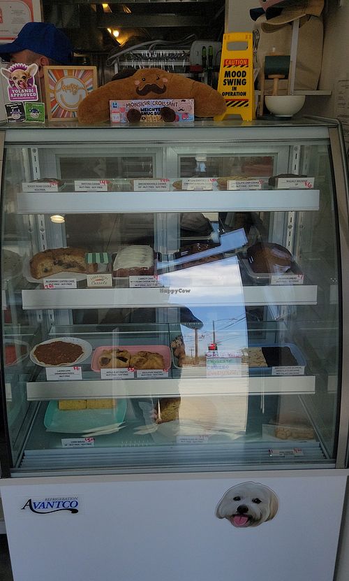 Cakes at The Moody Vegan in Los Angeles