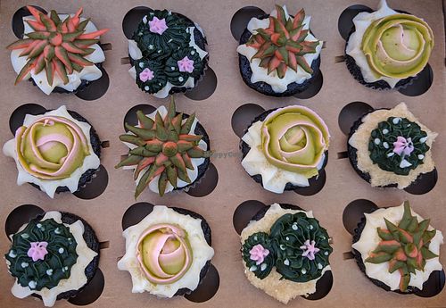 Custom mini cupcakes at Ida's Cupcake Cafe in Bend