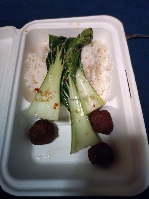  at Dave's Kitchen Vegan Food in Nastaetten