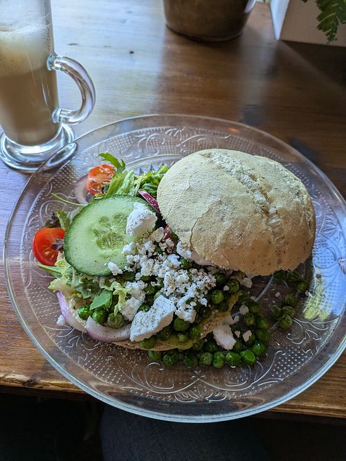 Broodje met smashed avocado😋 at Kaneel&Kruimels in Ermelo