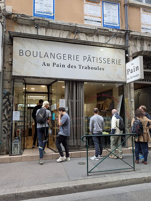 view from the street at Le Flanboyant in Lyon