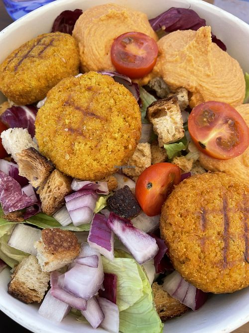 Falafel bowl no feta   at Eeet Well in Birzebbuga