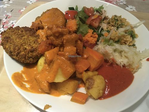 Vegan lunch buffet at Kasvisravintola Karpalo in Kuusamo
