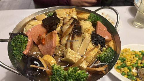 Poon choi   at Gong De Lin in Melbourne