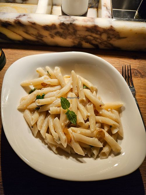 Pasta with oil and garlic at Vapiano in Baku