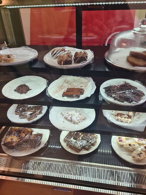 Cakes at COFFEE 8 in Williamstown