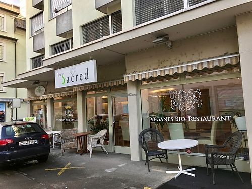 outisde at Vegelateria in Zurich
