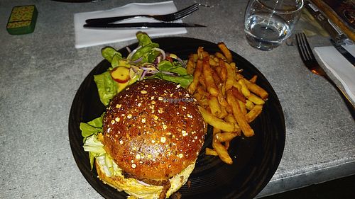  at L'Authentique Burger in Auxerre