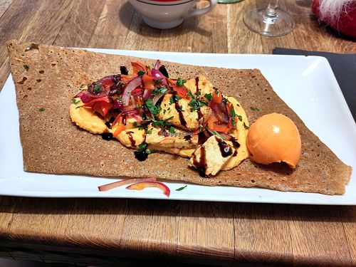Vegan galette: tofu teryaki at Pastel et Sarrasin in Toulouse