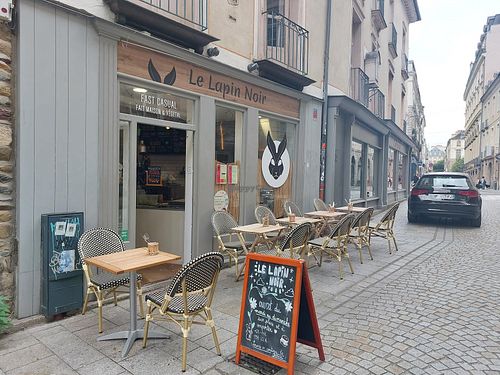 Vitrine at Le Lapin Noir in Rennes