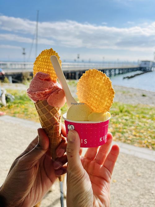 Erdbeer und Mango  at Kibele Eis & Julia Espresso Kaffee in Hagnau Am Bodensee