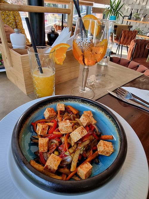 Asiatisch mit Tofu at Complex Lebăda Barlad in Barlad