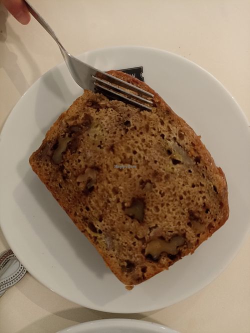 Bizcocho de banana y nueces at Vibracafe in Valencia