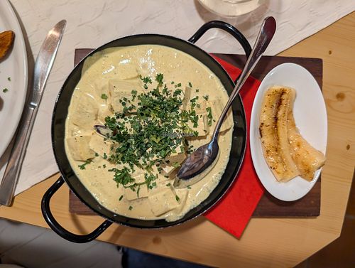 Früchte-Curry-Pfandl at Sommelier Gottfried Steiner - Gasthaus Großvenediger in Lienz