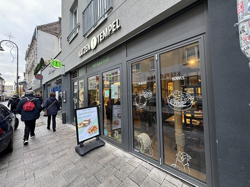 outside  at Katzentempel in Cologne