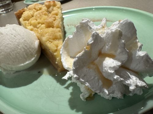 apple crumble  at Katzentempel in Cologne