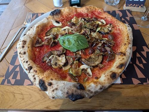 Pizza Ortolana at Vivandaio in Florence