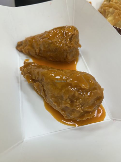 Buffalo Drumsticks   at Cisu Vegan House in Hanover