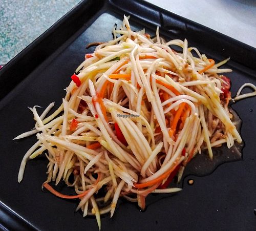 Som Tum (Spicy Papaya Salad) at Phaisach Tana - ร้านไภษัชย์ธน เจ  in Udon Thani