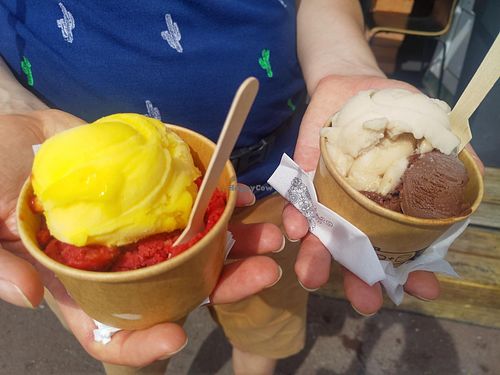 Vegan Clementine, vegan cherry, vegan chocolate and vegan banana at Le Glacier de la Corniche in Marseille