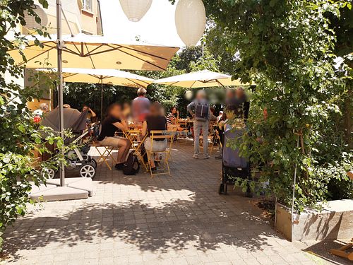 Outdoor seating at Simplyfine - Bern in Bern