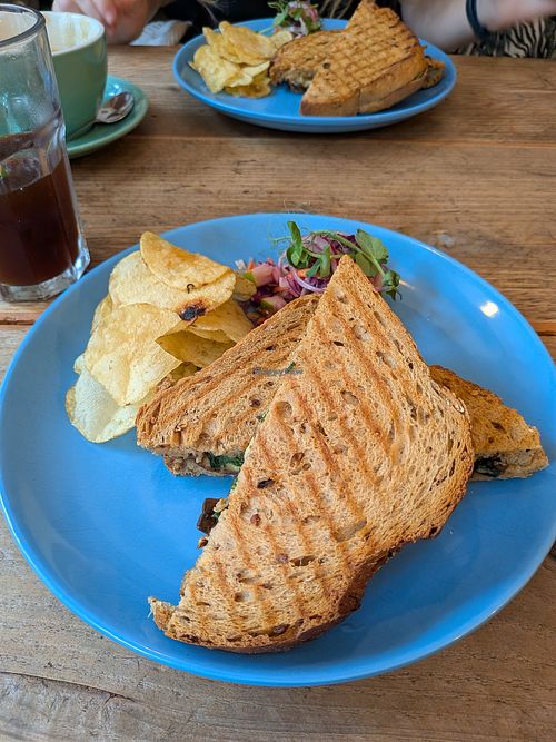  at Lulamae's in Arundel