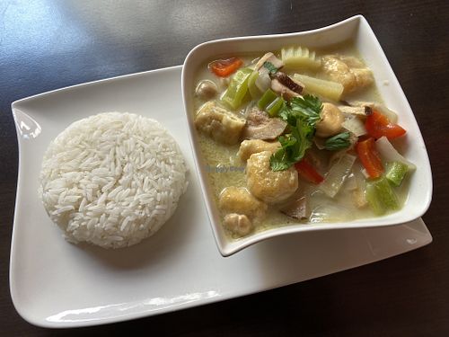 Thai Green curry 🍛   at Le Poulpi Place in Grasse