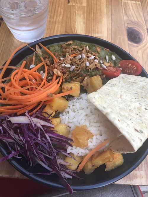 Special of the day : spinach curry and ananas at Princesa do Castelo in Lisbon