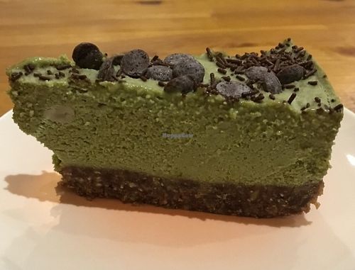 Vegan raw cheesecake at Princesa do Castelo in Lisbon